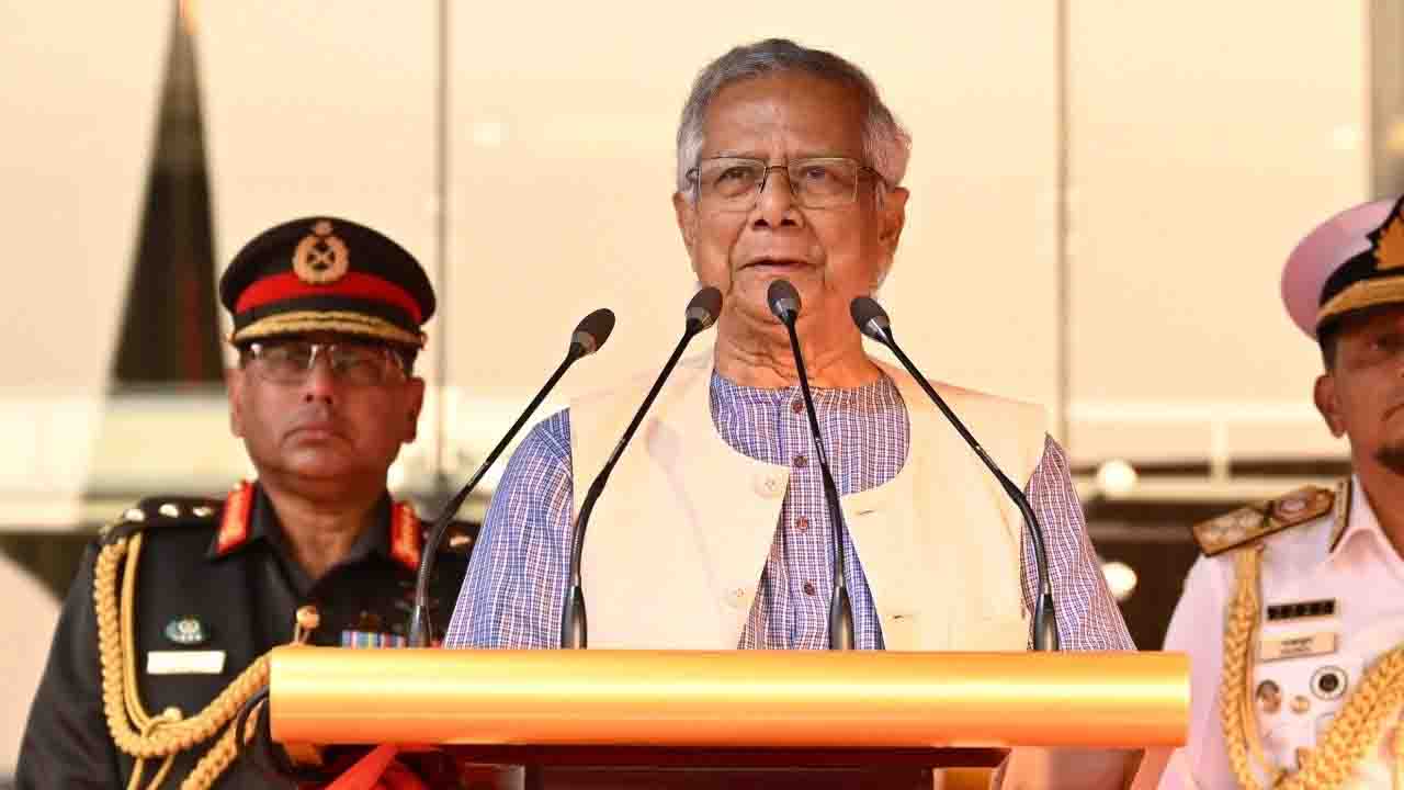 বহিঃশত্রুর আক্রমণ থেকে দেশকে রক্ষায় প্রস্তুত থাকতে হবে: ড. ইউনূস