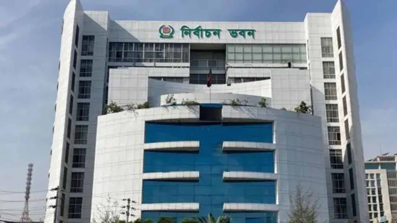 চলাচলে বিঘ্ন ঘটিয়ে সভা-সমাবেশ করা যাবে না: ইসি