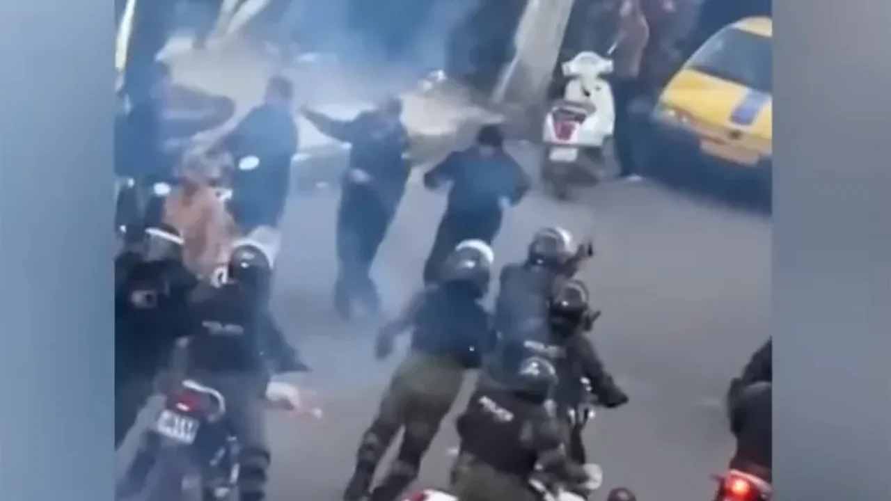 ইরানে ভয়াবহ সংঘাত: প্রাণ গেল নিরাপত্তা বাহিনীর শতাধিক সদস্যের