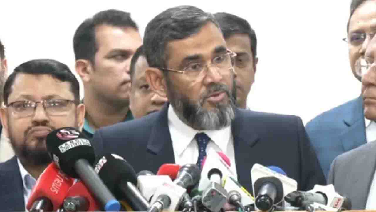 পদে থেকে উপদেষ্টারা ভোট করতে পারবেন কি না, জানালেন ইসি সানাউল্লাহ