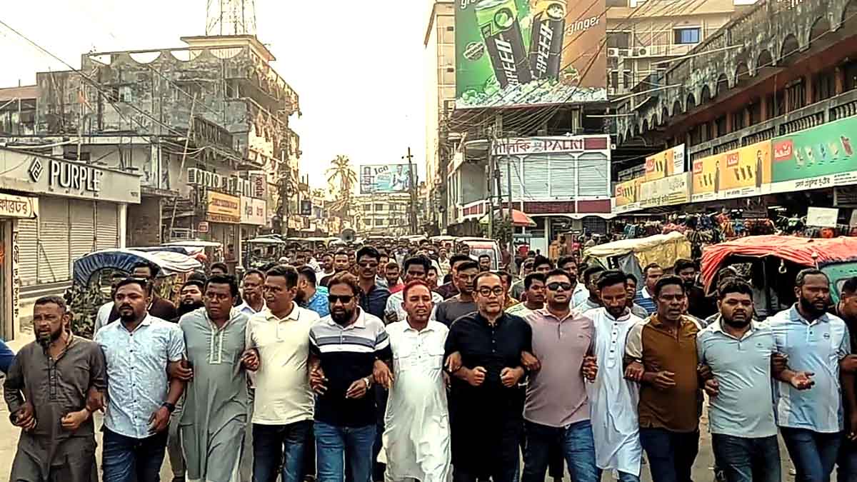 প্রধানমন্ত্রীকে নিয়ে মন্তব্যের জেরে নিজ জেলায় রাশেদ প্রধান অবাঞ্ছিত ঘোষণা