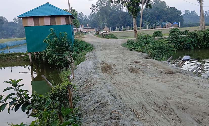 সাঘাটা-গাইবান্ধা সড়কের বেহাল দশা : ৬ বছরেও শেষ হয়নি  কাজ