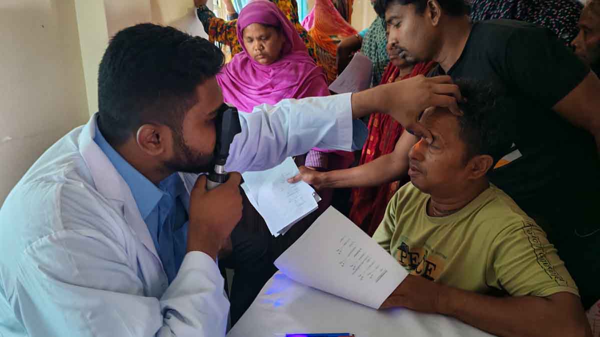 দিনাজপুরে ব্র্যাকের আয়োজনে বিনামূল্যে চক্ষু ক্যাম্প অনুষ্ঠিত