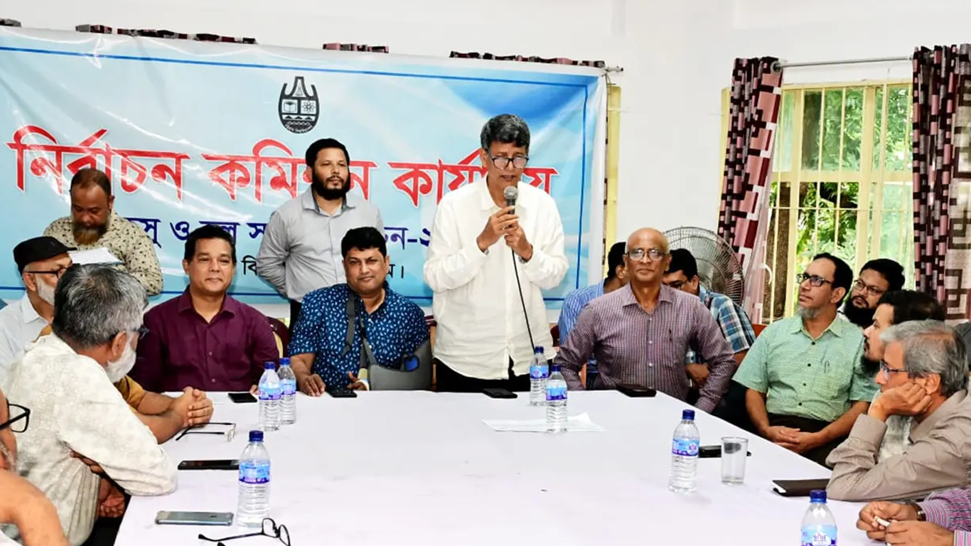 প্রথম দিনে চাকসু নির্বাচনের মনোনয়ন তুললেন ২৮ প্রার্থী
