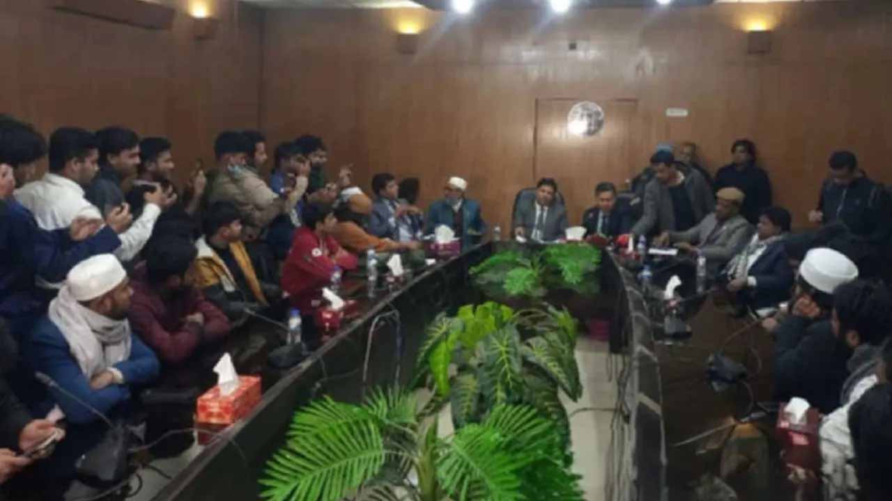 আন্দোলনের মুখে রাবিতে আওয়ামীপন্থি ৬ ডিনের পদত্যাগ