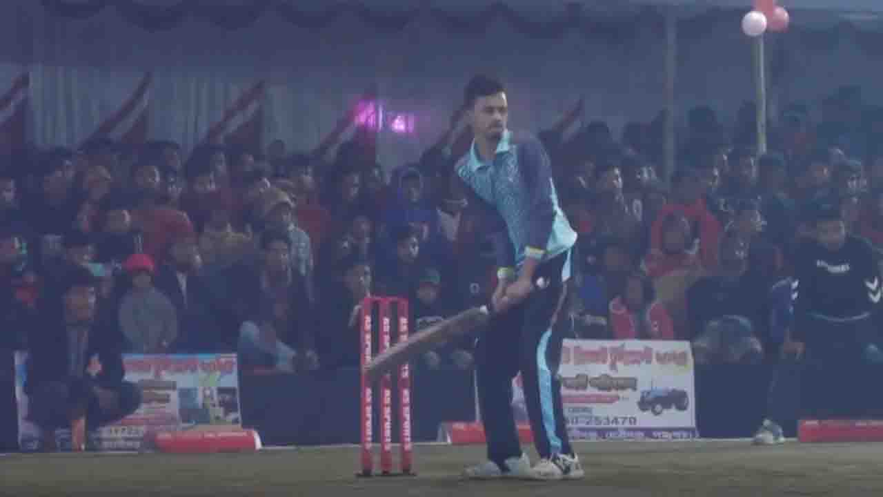 পঞ্চগড়ে ফসলি জমিতে নাইট সুপার ফোর ক্রিকেট টুর্নামেন্ট