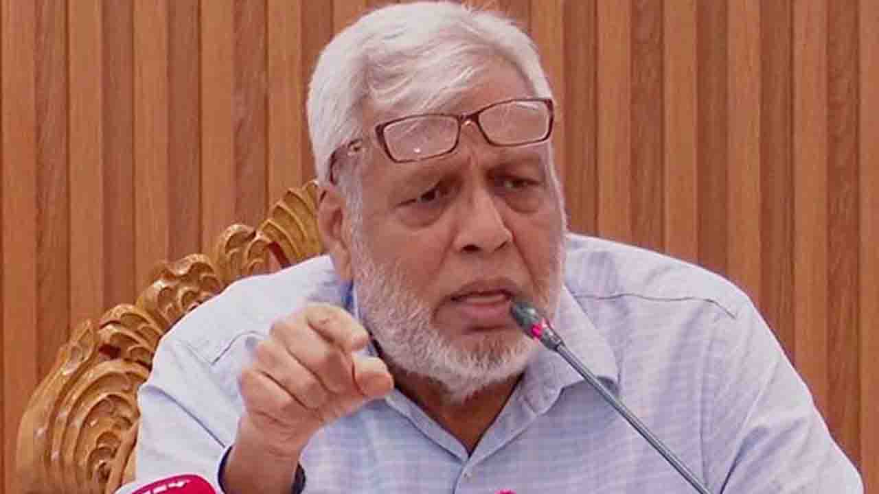 নির্বাচনে অংশ নেবেন না উপদেষ্টা ফাওজুল কবির