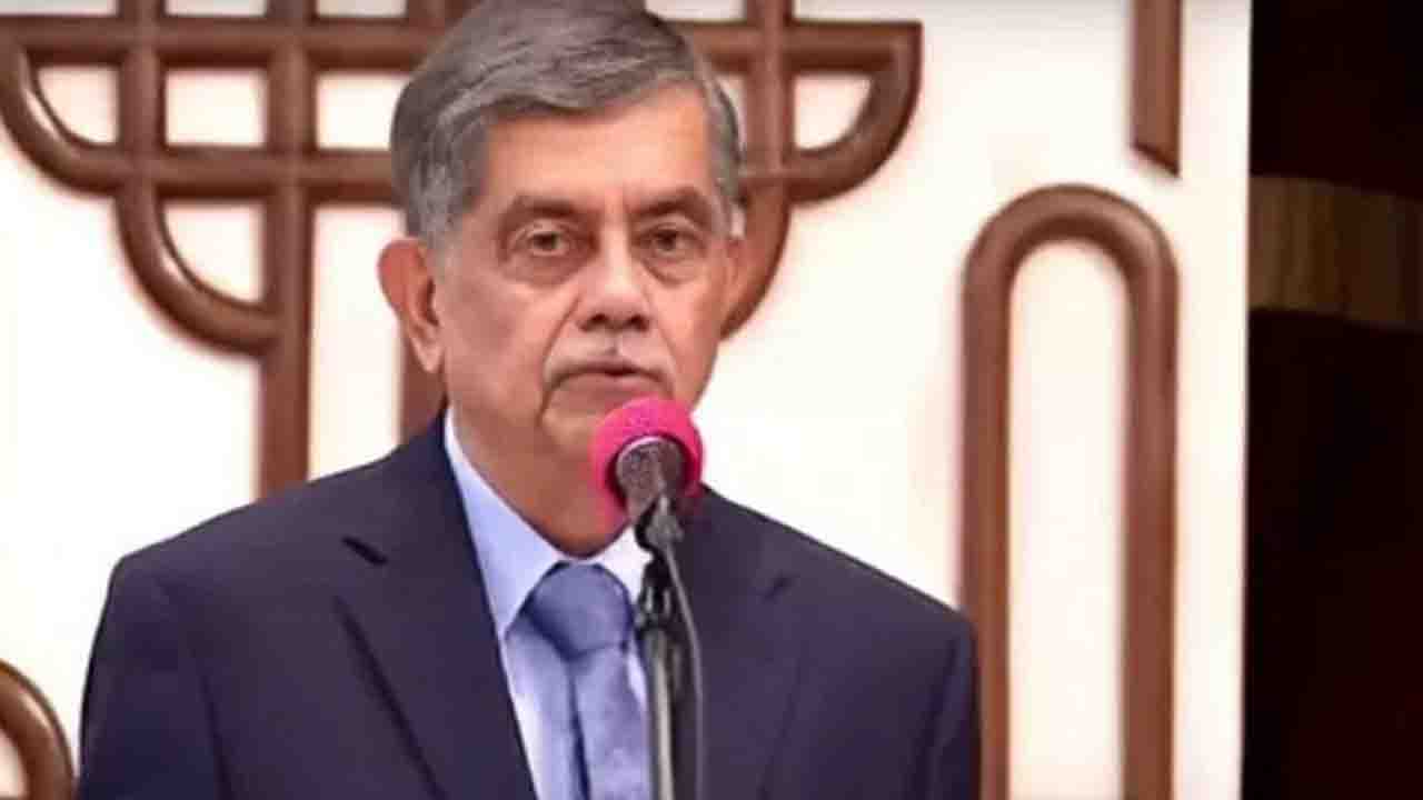 মাধ্যমিক শিক্ষকদের উদ্দেশে শিক্ষা উপদেষ্টার হুঁশিয়ারি