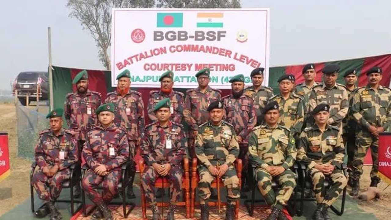 দানাজপুর সীমান্তে বিজিবি-বিএসএফ এর বৈঠক