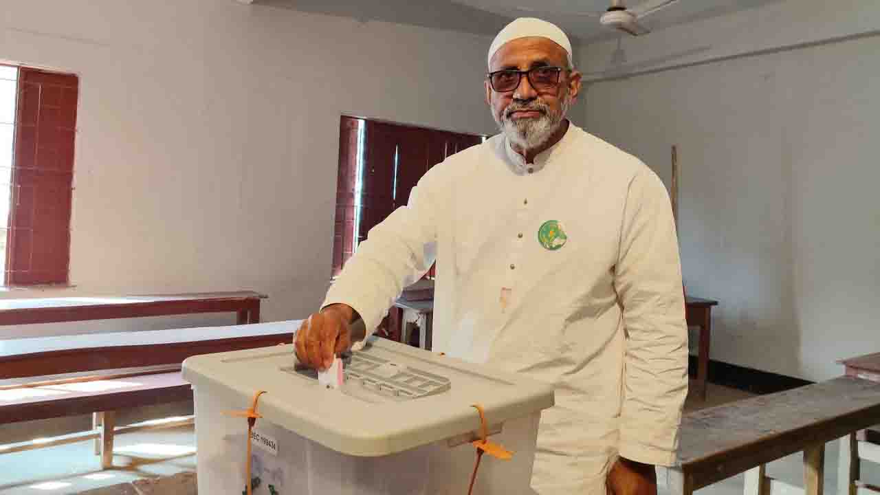 ধানের শীষ প্রতীকের প্রার্থী আখতারুজ্জামান মিয়া বেসরকারি ভাবে নির্বাচিত
