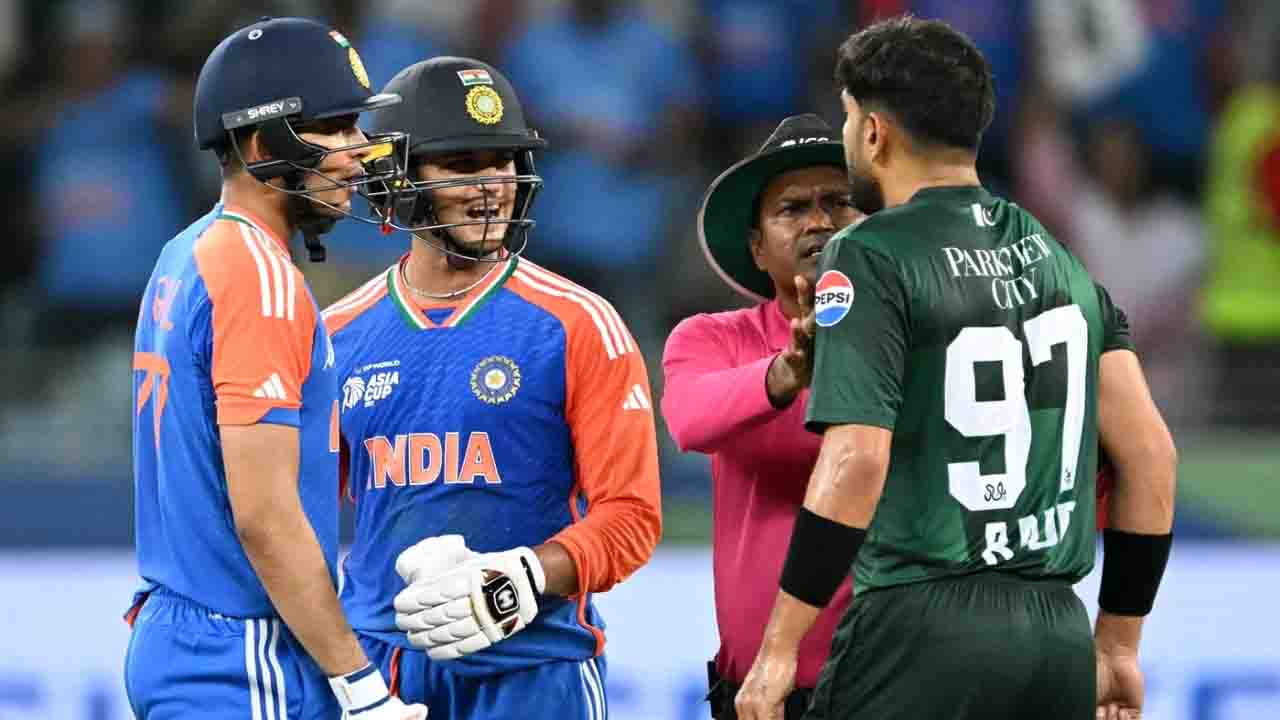 মাঠে মহাযুদ্ধ, পেছনে রাজনৈতিক উত্তাপ: আজ ভারত-পাকিস্তান লড়াই