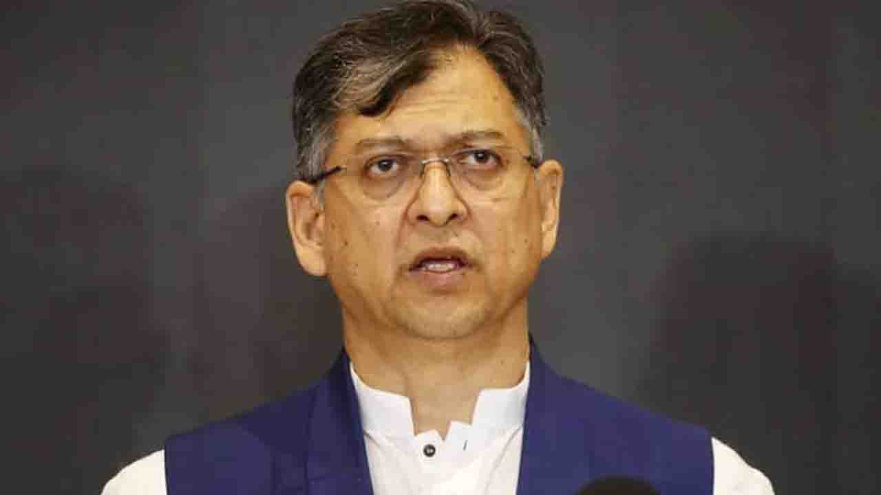 স্বরাষ্ট্রমন্ত্রীর কঠিন চ্যালেঞ্জ মাদক নিয়ন্ত্রণ করা