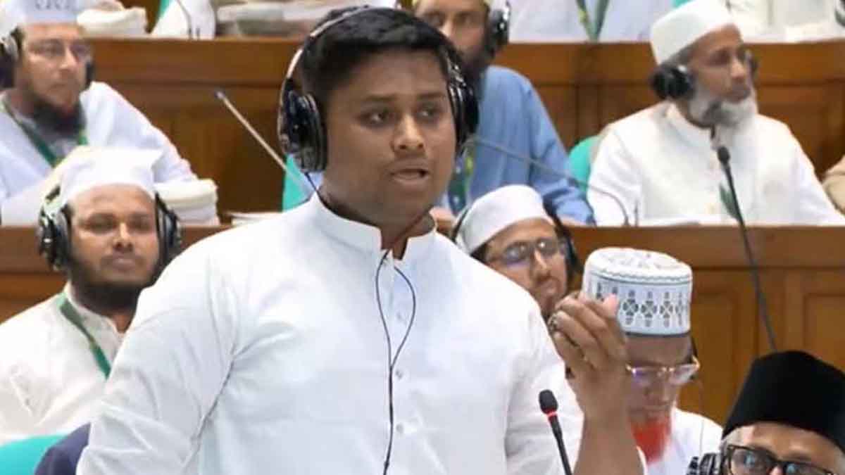 রাস্তা প্রশস্ত করার দাবি জানিয়ে হাসনাত বললেন, এলাকায় মুখ দেখাতে পারি না