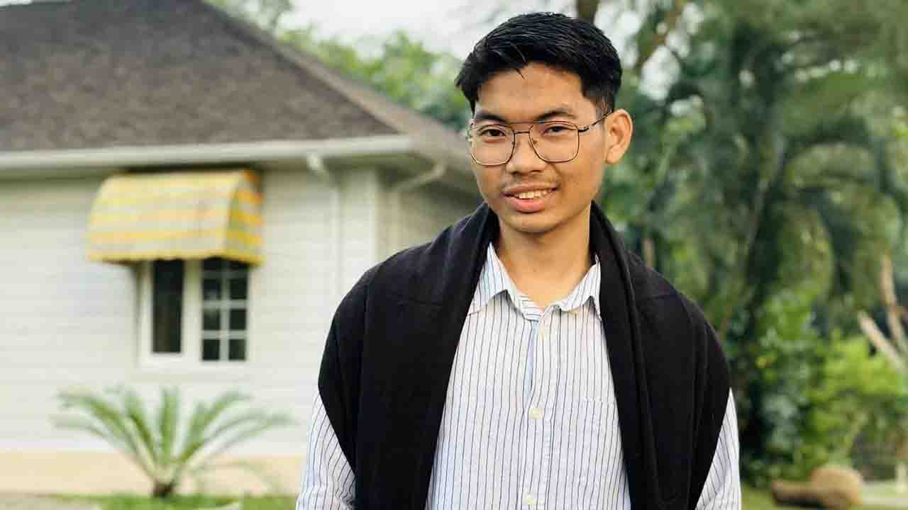 ডাকসুর সদস্য সর্বমিত্র চাকমার বিরুদ্ধে আইনি নোটিশ