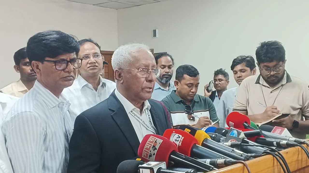 সংরক্ষিত নারী আসনের ভোট ১২ মে