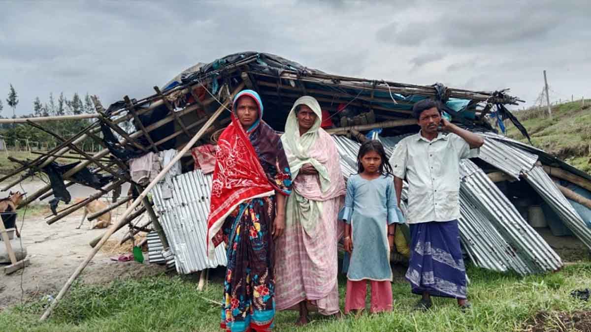 কালবৈশাখীতে সব হারালেন জসিম, ৪ দিন ধরে খোলা আকাশের নিচে