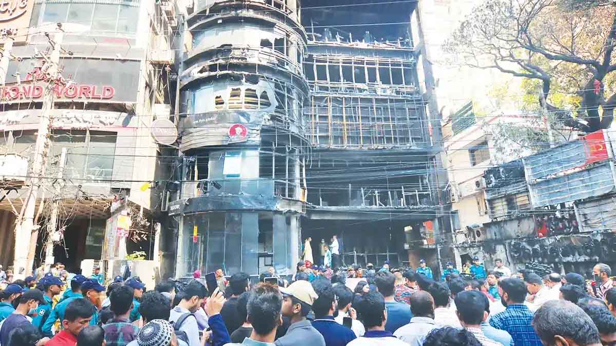 বেইলি রোড ট্র্যাজেডি: রেস্তোরাঁ মালিকসহ ১৩ জনের বিরুদ্ধে পরোয়ানা