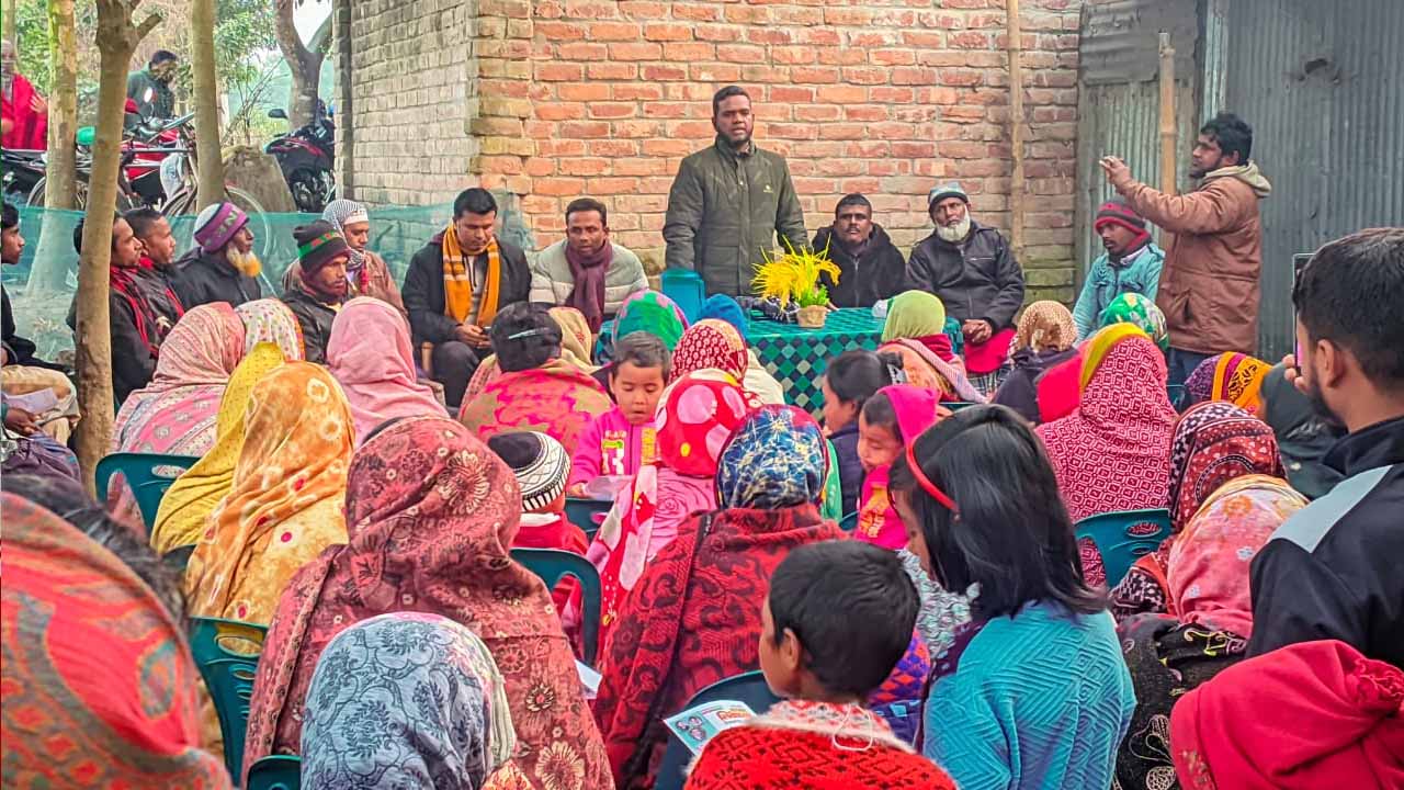 বীরগঞ্জে পাল্টাপুর ইউনিয়ন শ্রমিক দলের উঠান বৈঠক