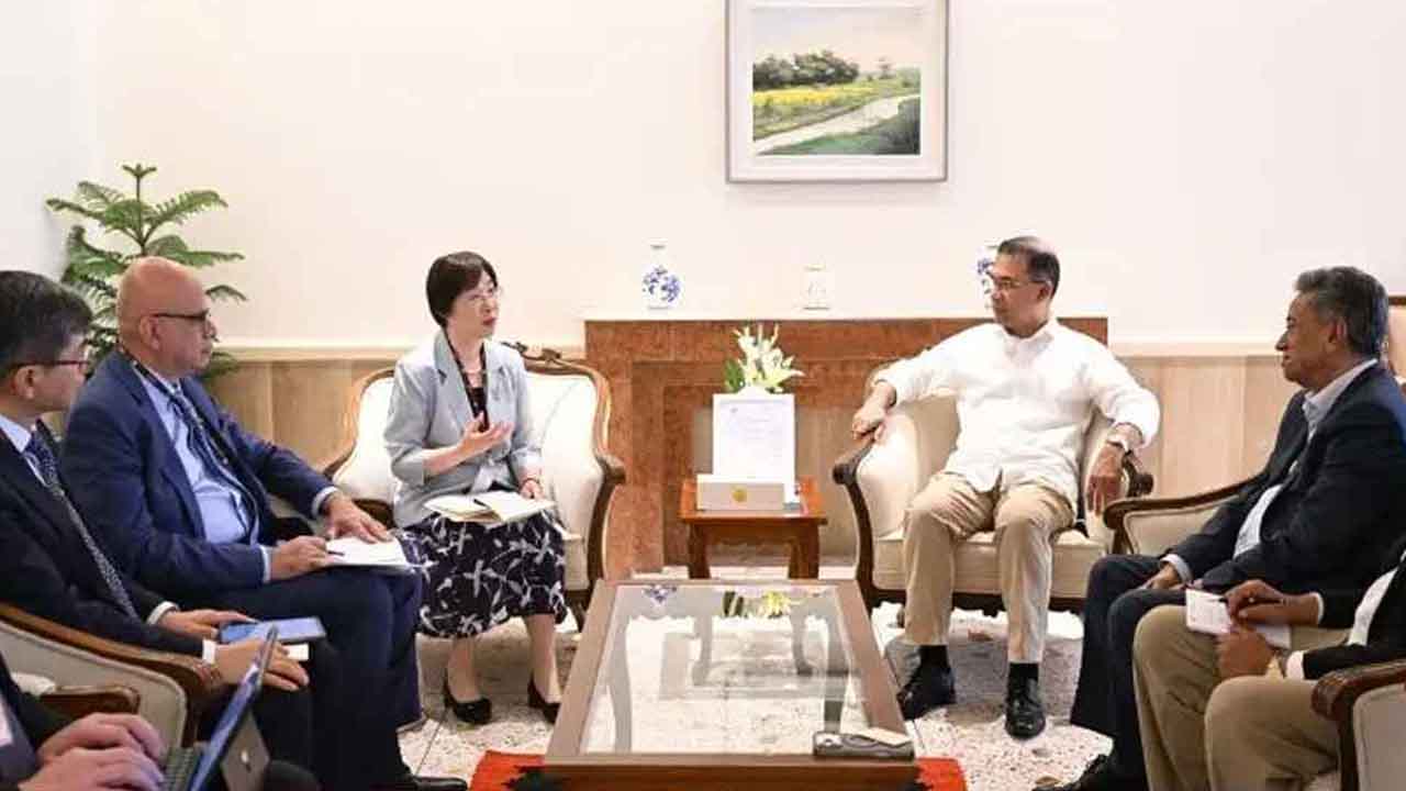 জ্বালানি সংকটে বাজেট সহায়তায় সম্মত এআইআইবি: অর্থমন্ত্রী