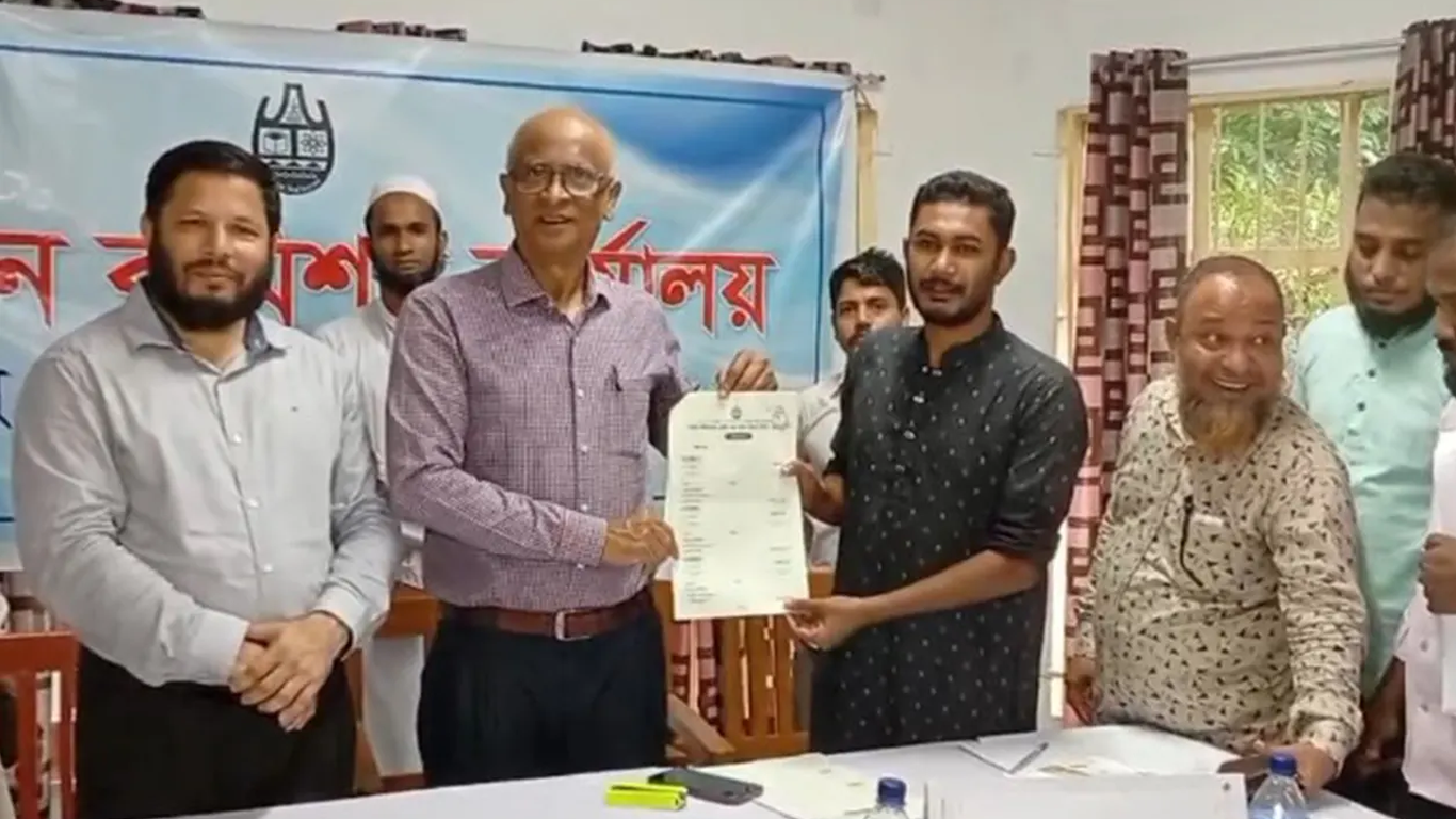 চাকসুর মনোনয়নপত্র বিতরণ শুরু