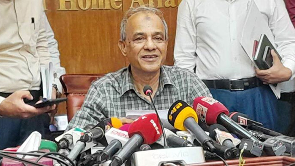 গোপালগঞ্জের ঘটনা: স্বরাষ্ট্র উপদেষ্টা, ‘এত বড় তথ্য ছিল না’