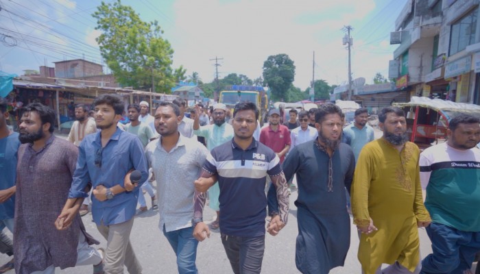 মিটফোর্ডে ব্যবসায়ীকে হত্যা, দিনাজপুরের বীরগঞ্জে বিক্ষোভ