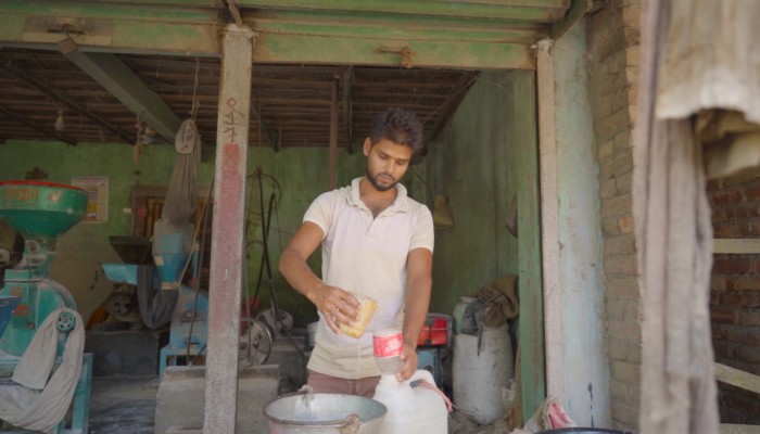 মাত্র সাত বছরে  কিভাবে একজন  উঠলেন সফল ব্যবসায়ী